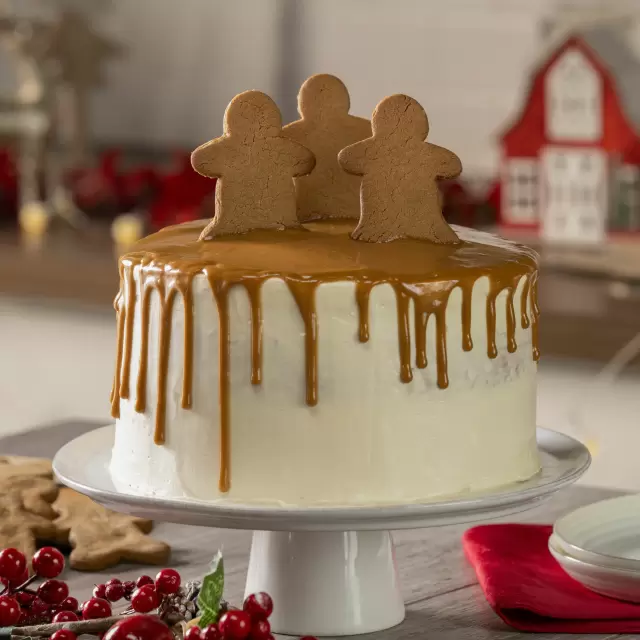 Chocolate Gingerbread Cake with Gingerbread Buttercream