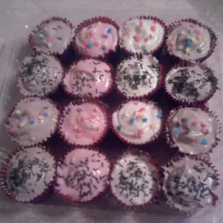 Easy Vanilla Cupcakes