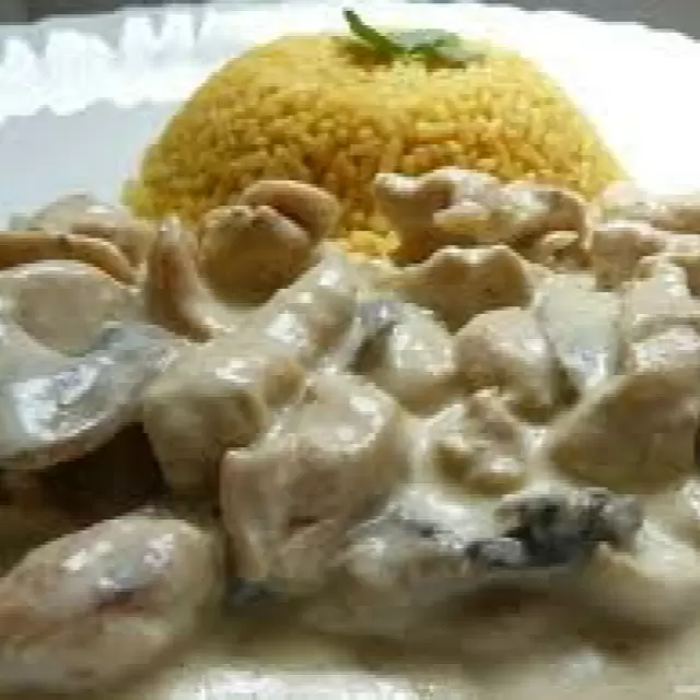 Filete de Róbalo en Salsa de Champiñones