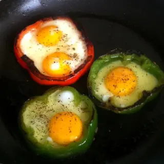 Eggs in Pepper
