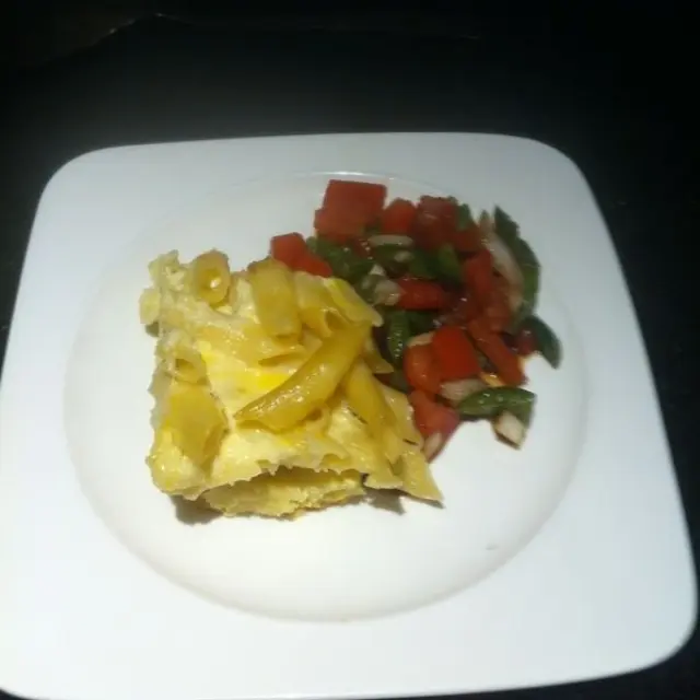 Macaroni and Cheese with Salad