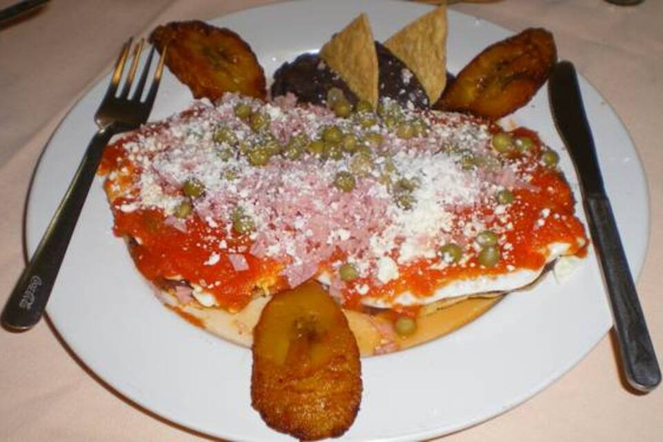 Huevos Motuleños Yucatecos