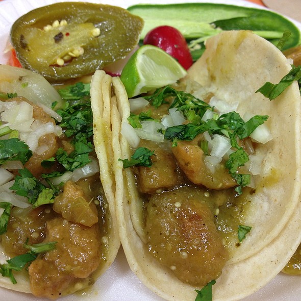 Tacos de Chicharrón a la Mexicana