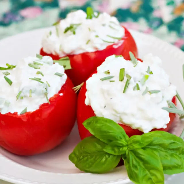 Tomates Recheados com Requeijão