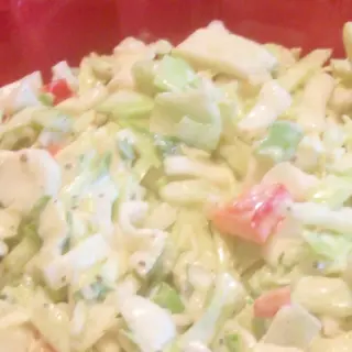 Salada de Repolho com Iogurte Estilo Grego e Limão