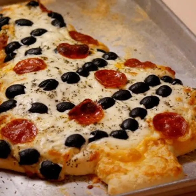 Christmas Tree Pizza