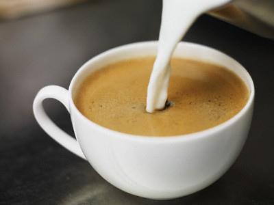 Café con leche, cómo hacerlo para que quede riquísimo ✓