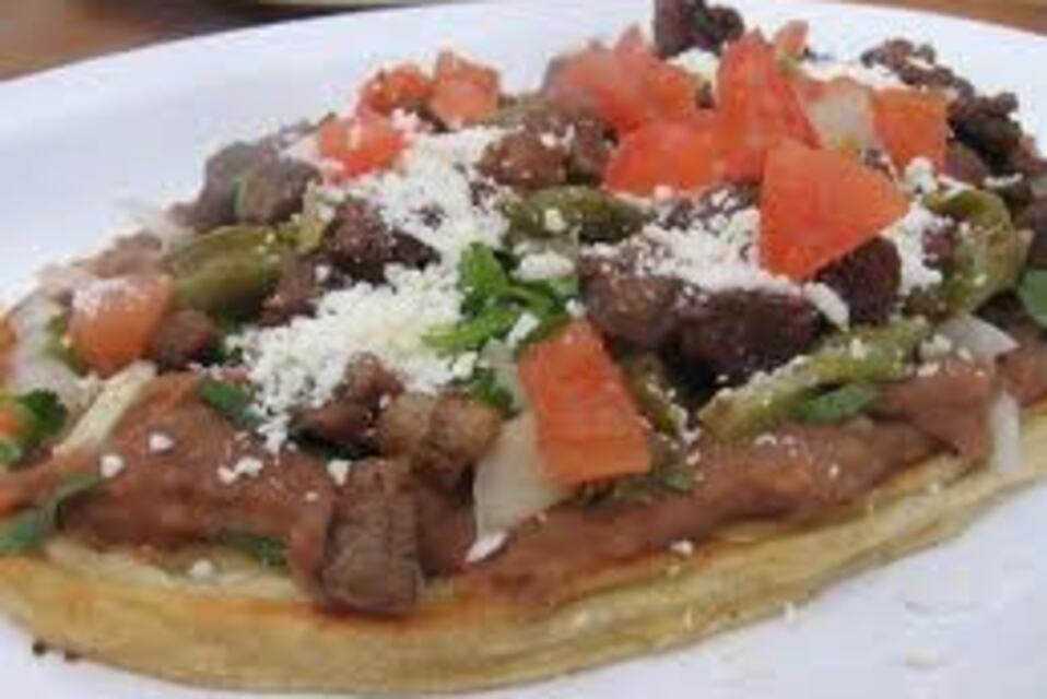 Huaraches de Carne Mexicana