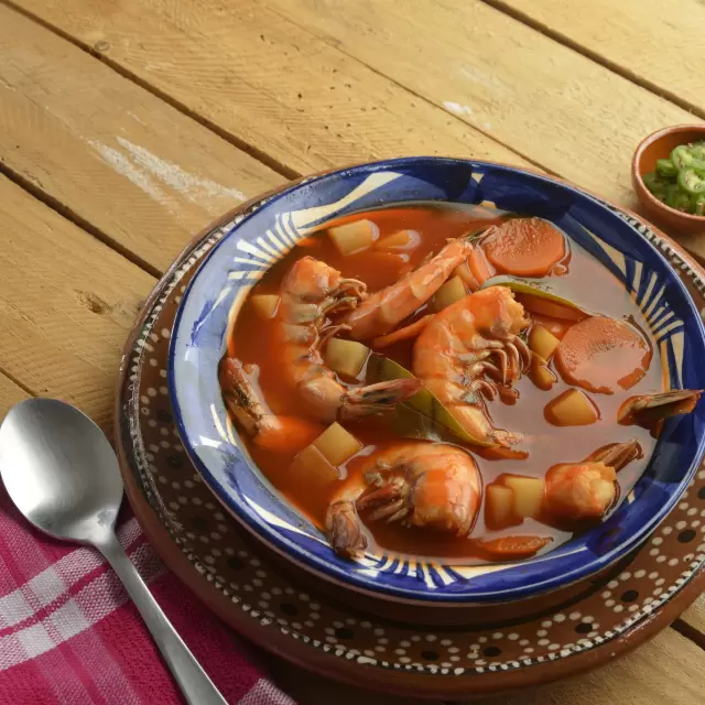 Caldo de Camarón con Chile Guajillo