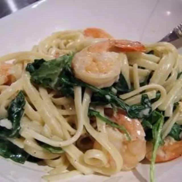 Pasta con Camarones y Espinaca