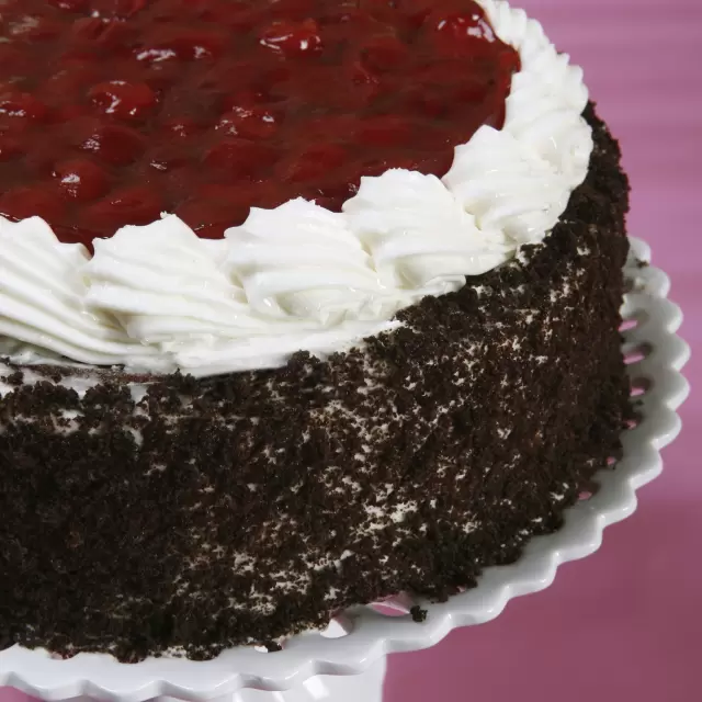 HERSHEY'S Deep Dark Chocolate Cake | Recipes