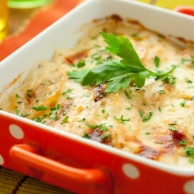 Gratinado de Batatas com Queijo de Cabra