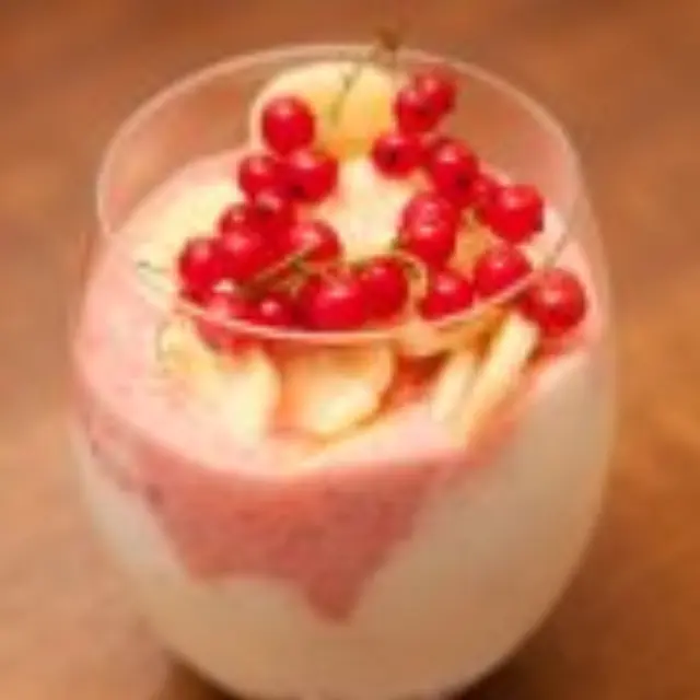 Yogurt Cream and Raspberry with Banana