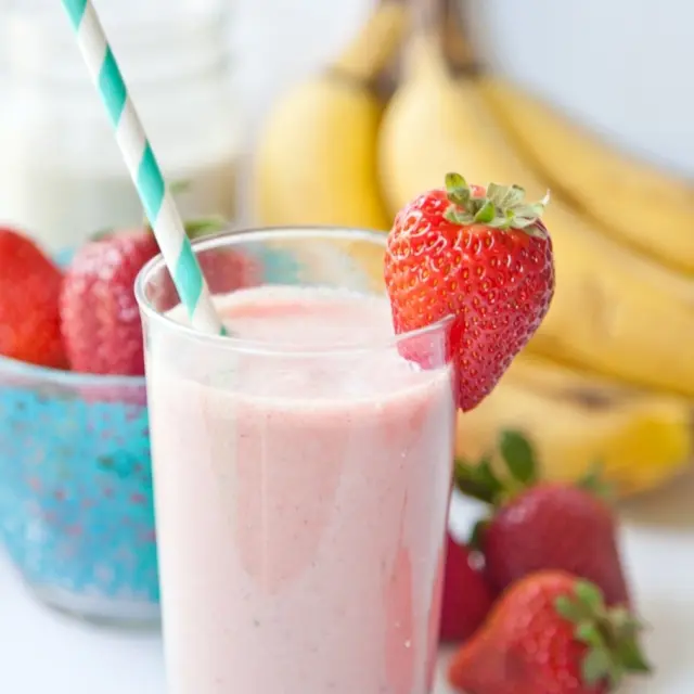 Strawberry and Banana Frappé