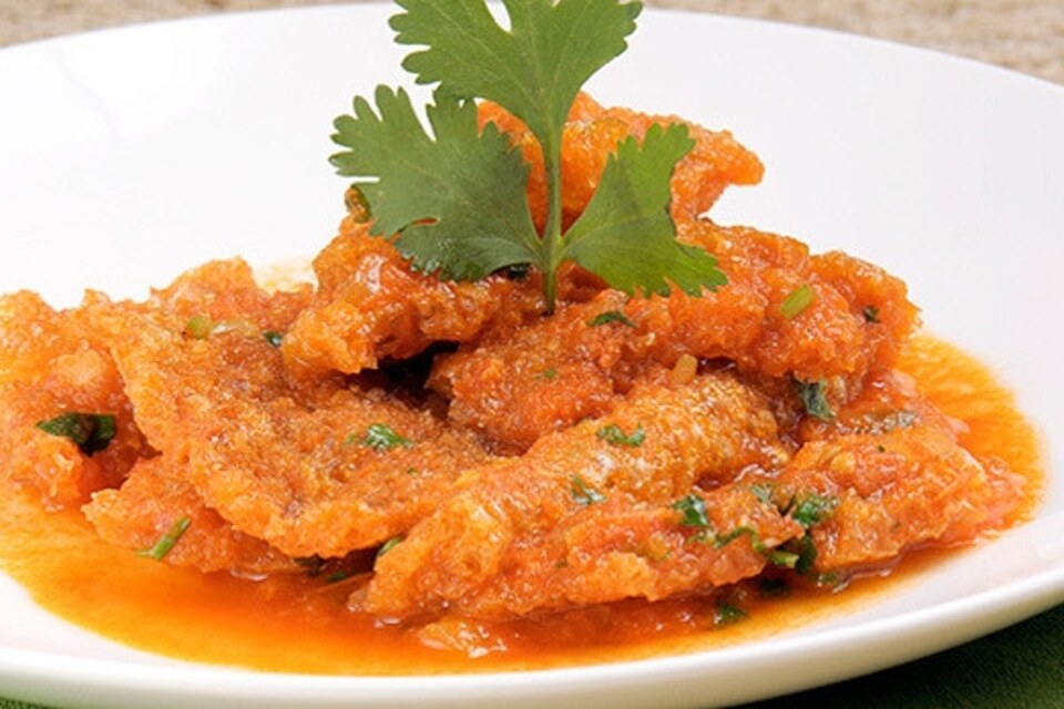 Chicharron en Salsa Roja