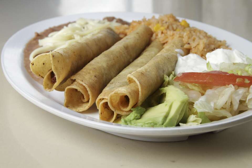 Tacos Dorados de Picadillo