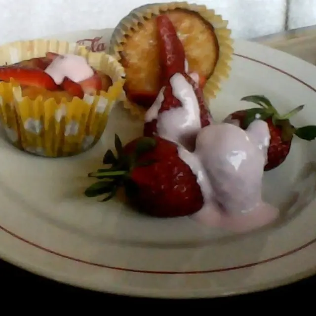 Strawberry Yogurt Muffins