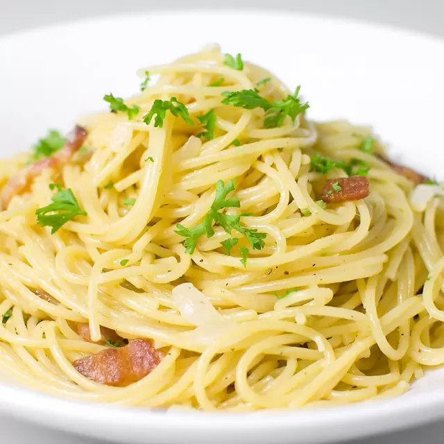 Spaguetti a la Mantequilla