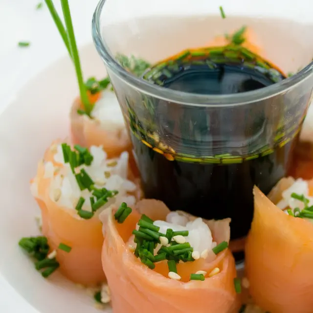 Petisco de Sushi de Salmão