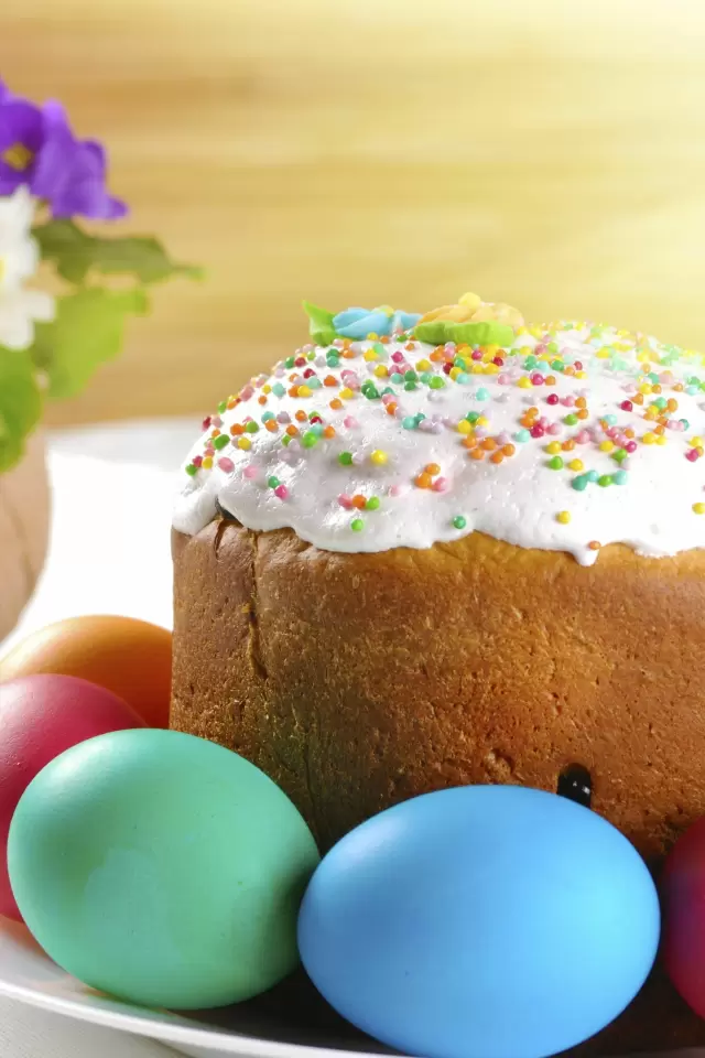 Kulich – Russia's Classic Easter Cake - The Moscow Times
