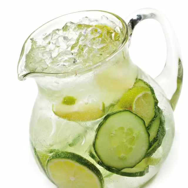 Agua de Pepino con Chile y Limón