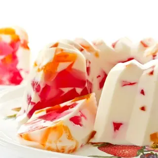 Mosaic Gelatin with Cream