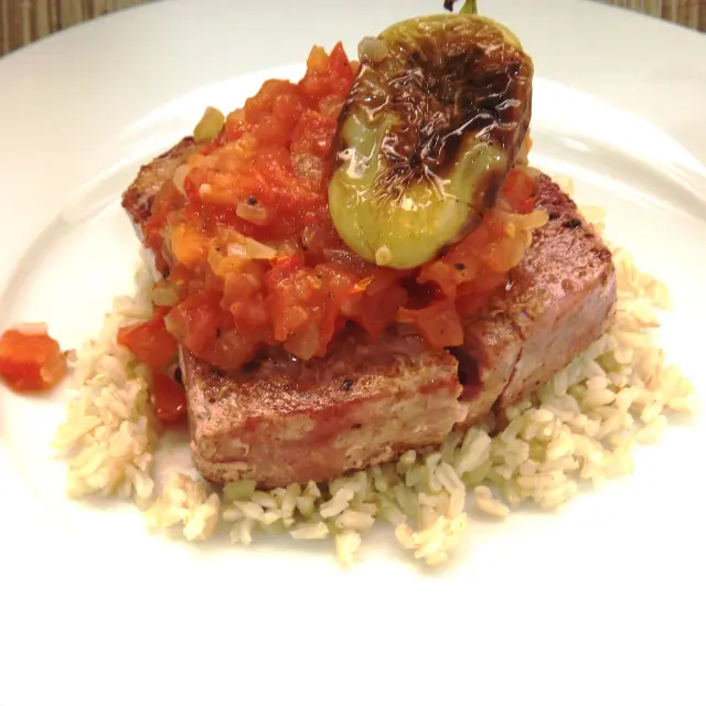 Medalhão de Atum com Tomate Concassé