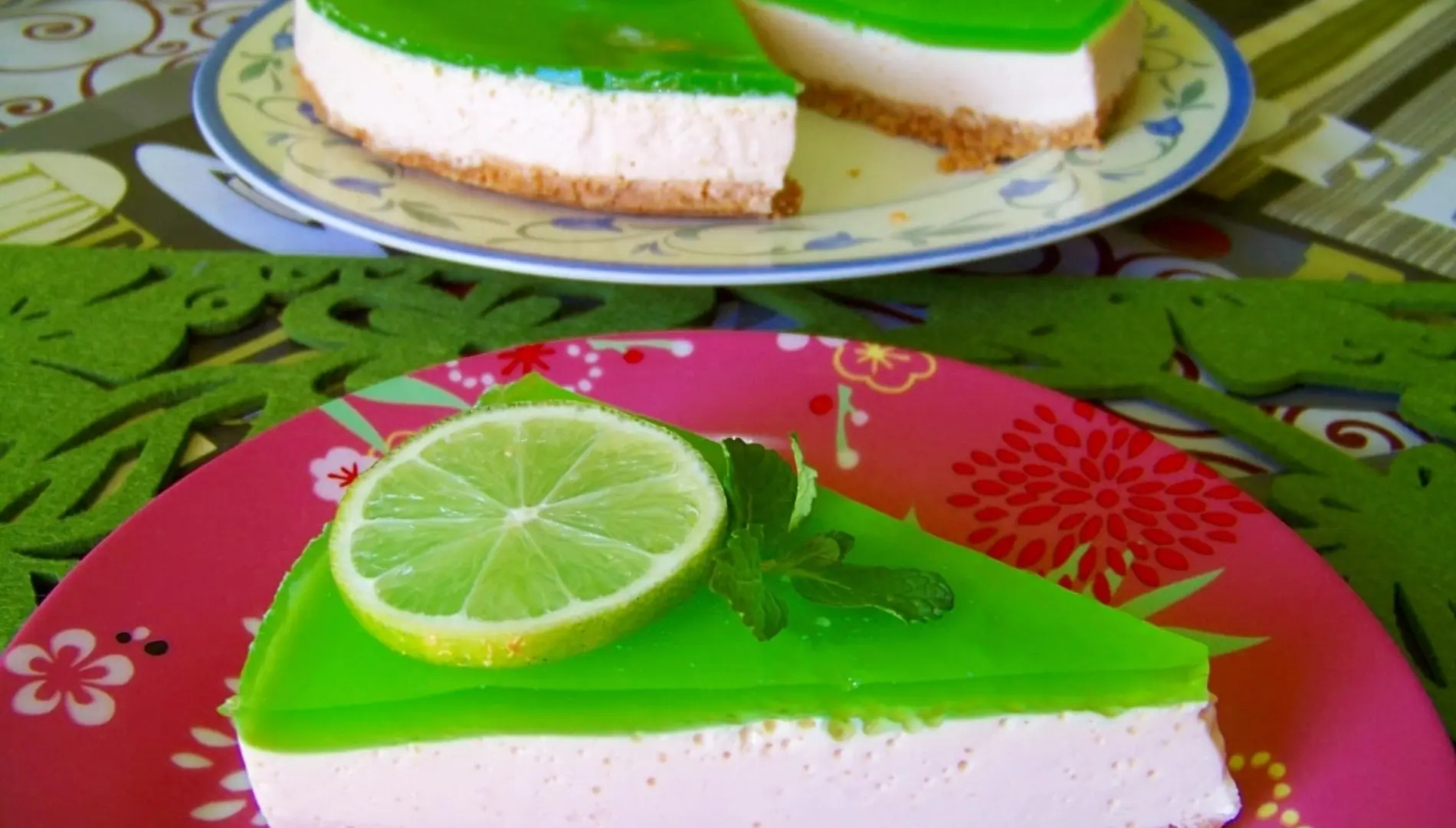 Cheesecake Con Gelatina De Limón<script async src=