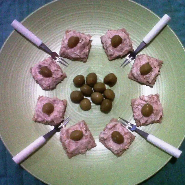 Tampas de Atum e Azeitonas