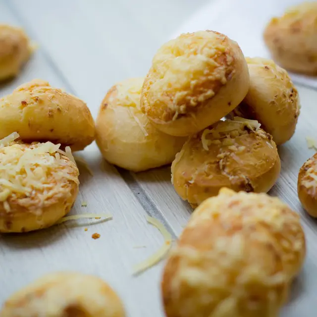 Goudse Kaasbolletjes (Gouda Cheese Balls)