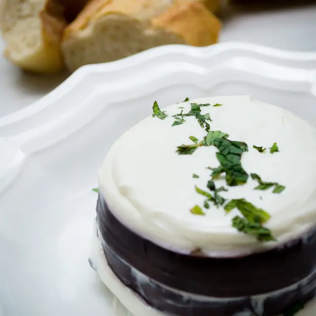 Terrina de Berinjela e Queijo de Cabra