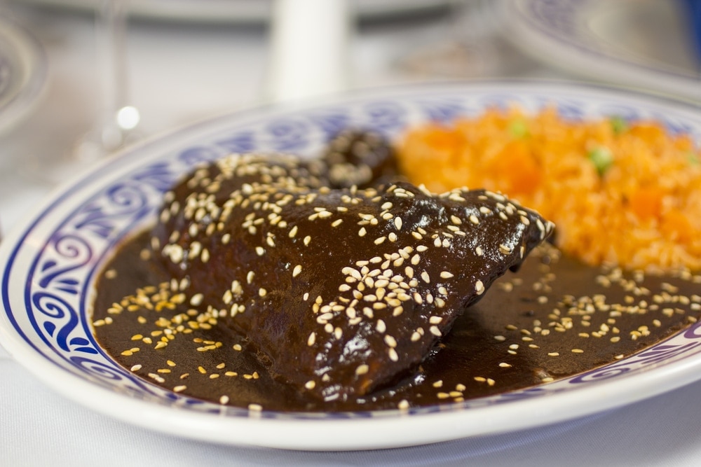 Mole Poblano Con Arroz A La Mexicana