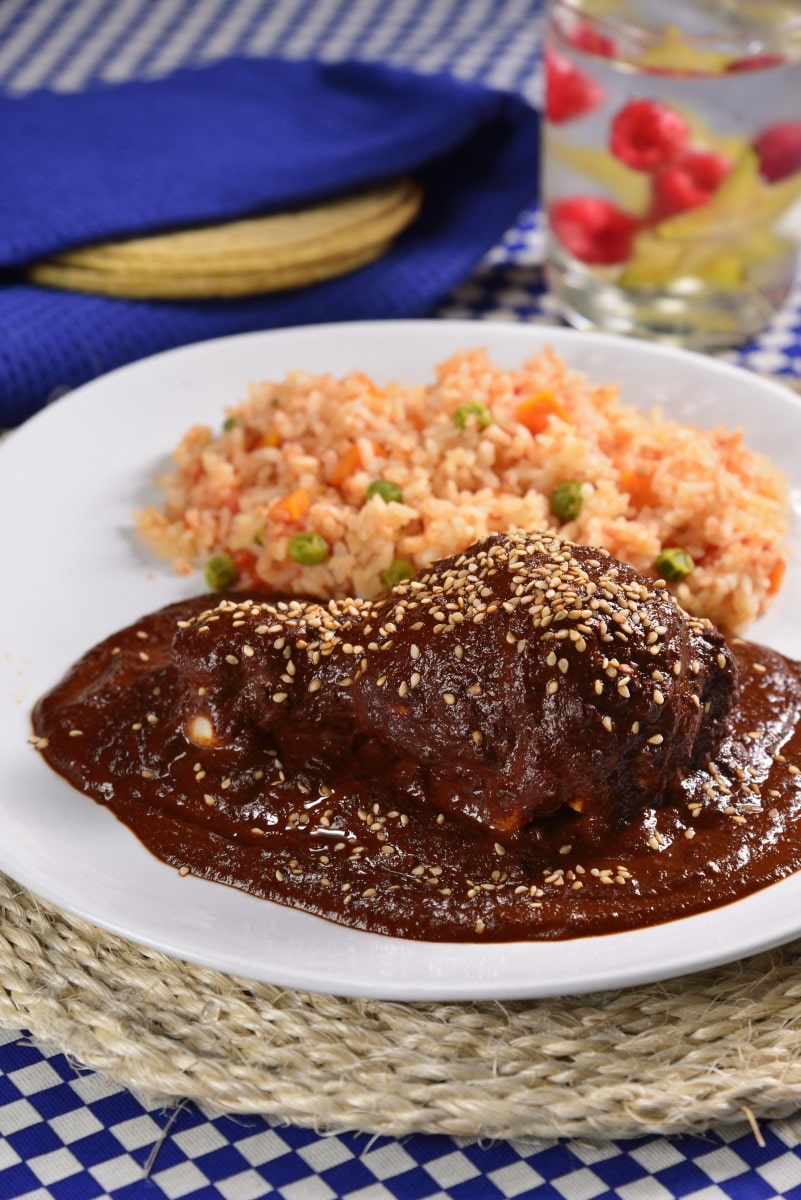 Mole Poblano Con Arroz A La Mexicana 4019