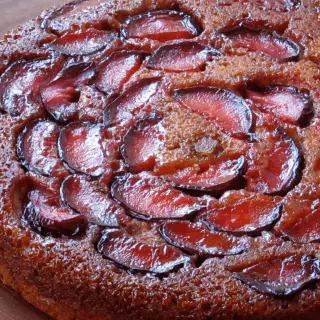 Bolo de Ameixa e Maçã