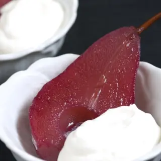 Pêras com Queijo Mascarpone