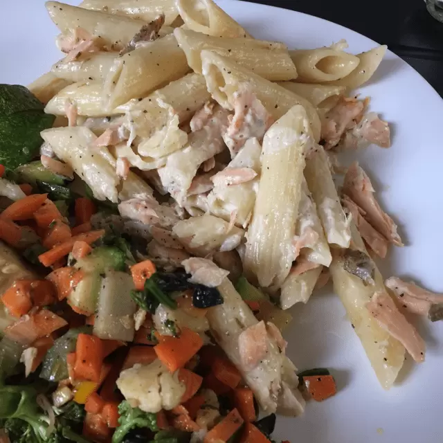 Pasta de Conchitas con Salmón