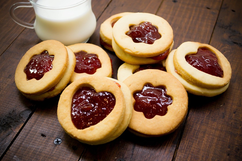 Galletas Rellenas de Mermelada de Fresa