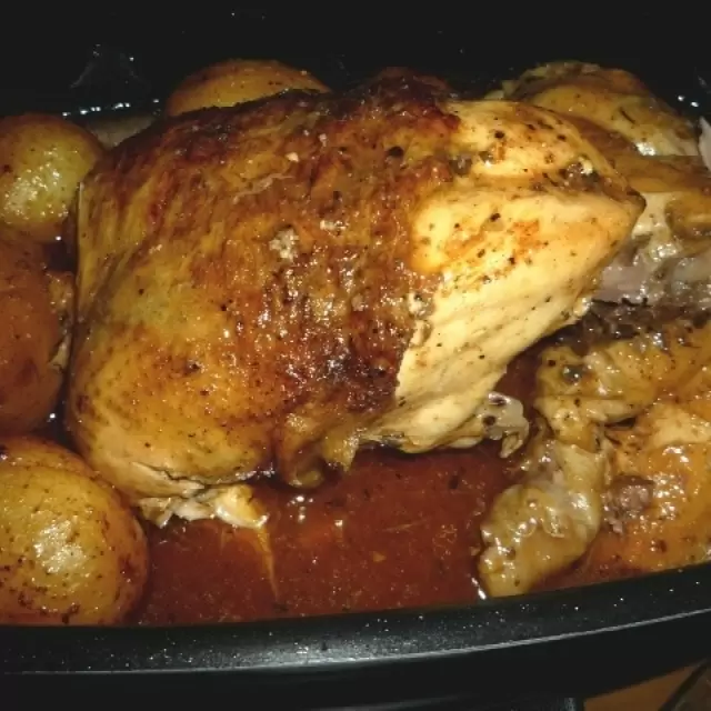 Pollo a las Hierbas Cocinado en Olla de Lento Cocimiento