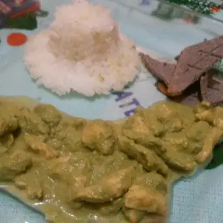 Peitos em Creme de Coentro