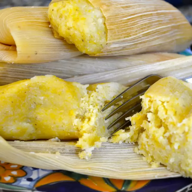 Elote tamales with green chile