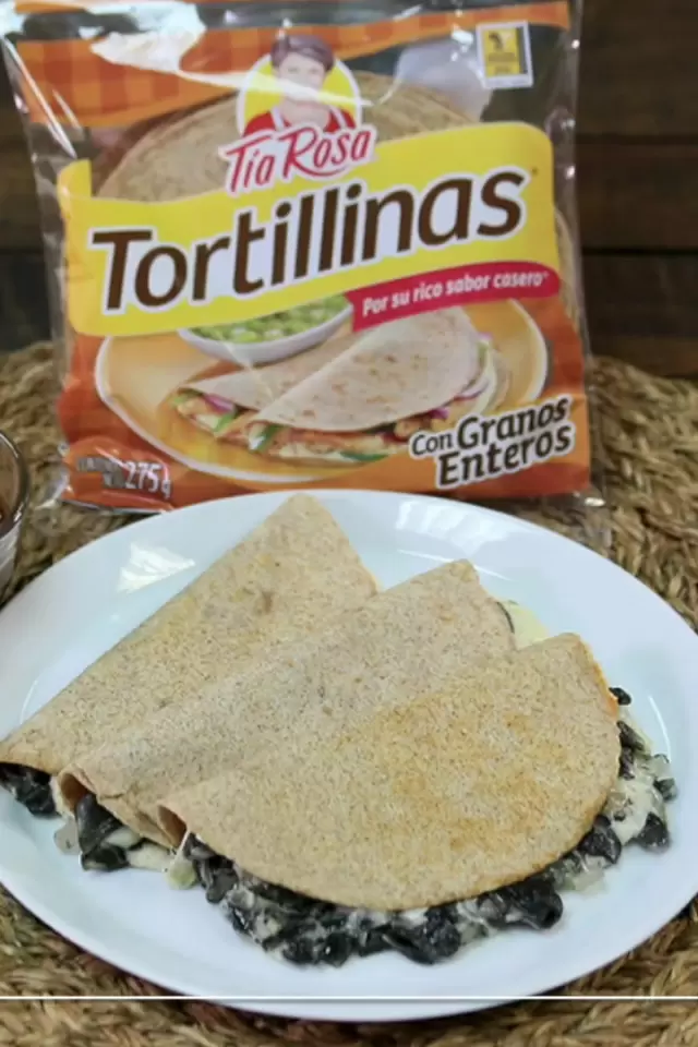 Quesadilla de Huitlacoche con Tortillinas®
