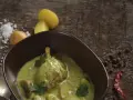 Pernas de Frango em Molho de Iogurte Coentro e Batata Cambray