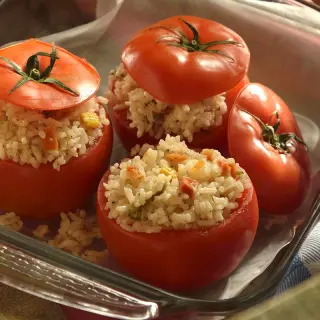 Jitomates Rellenos de Arroz