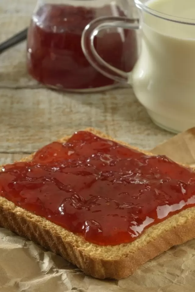 strawberry jelly on toast