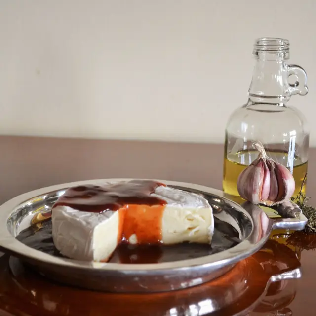 Brie Cheese with Plum Sauce