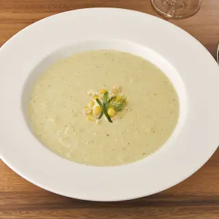 Poblana Cream with Chicharrón