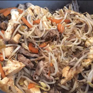 Chop Suey de Carne e Frango
