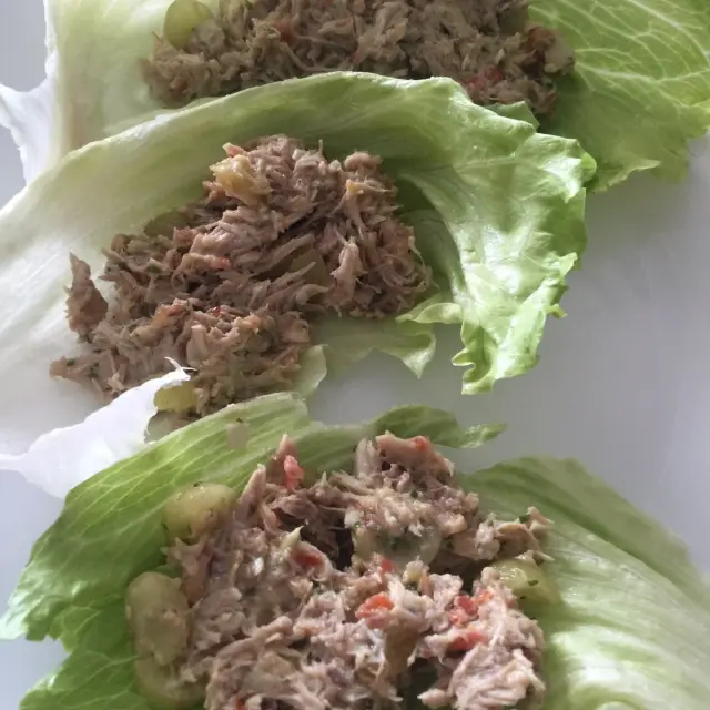 Rolinho de Salada de Frango
