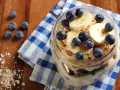 Avena fácil para llevar con Mora Azul y Plátano