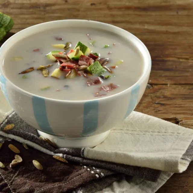 Creme de Cogumelo com Refogado de Abóbora, Sementes de Abóbora e Bacon Frito